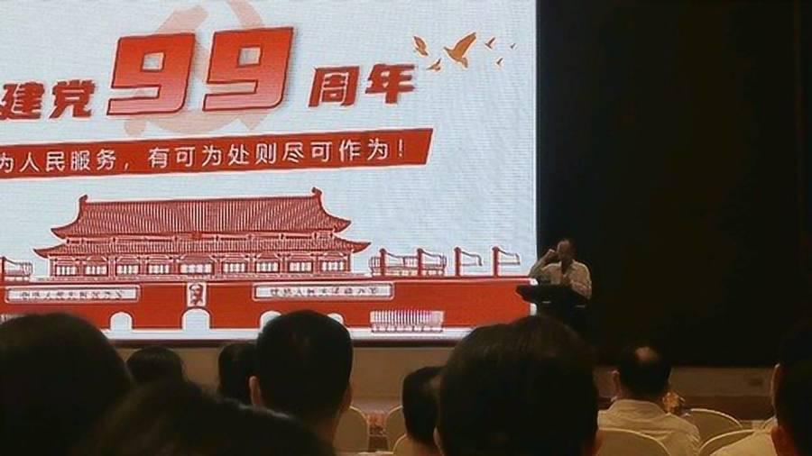 看完《动物园里有什么?》,我知道包贝尔为什么讨人厌了