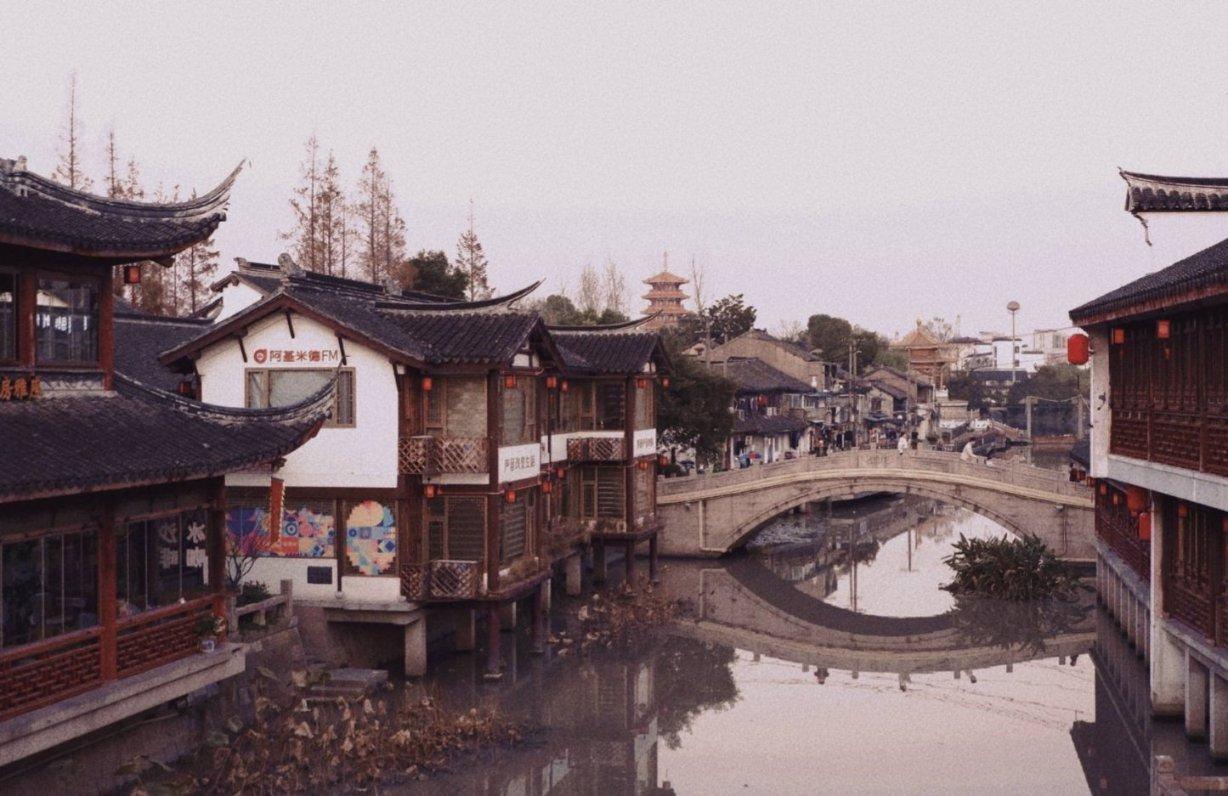 地板冒岩浆无敌版